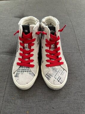 Steve Madden High-Top Sneakers with Red Laces size 7 Women’s